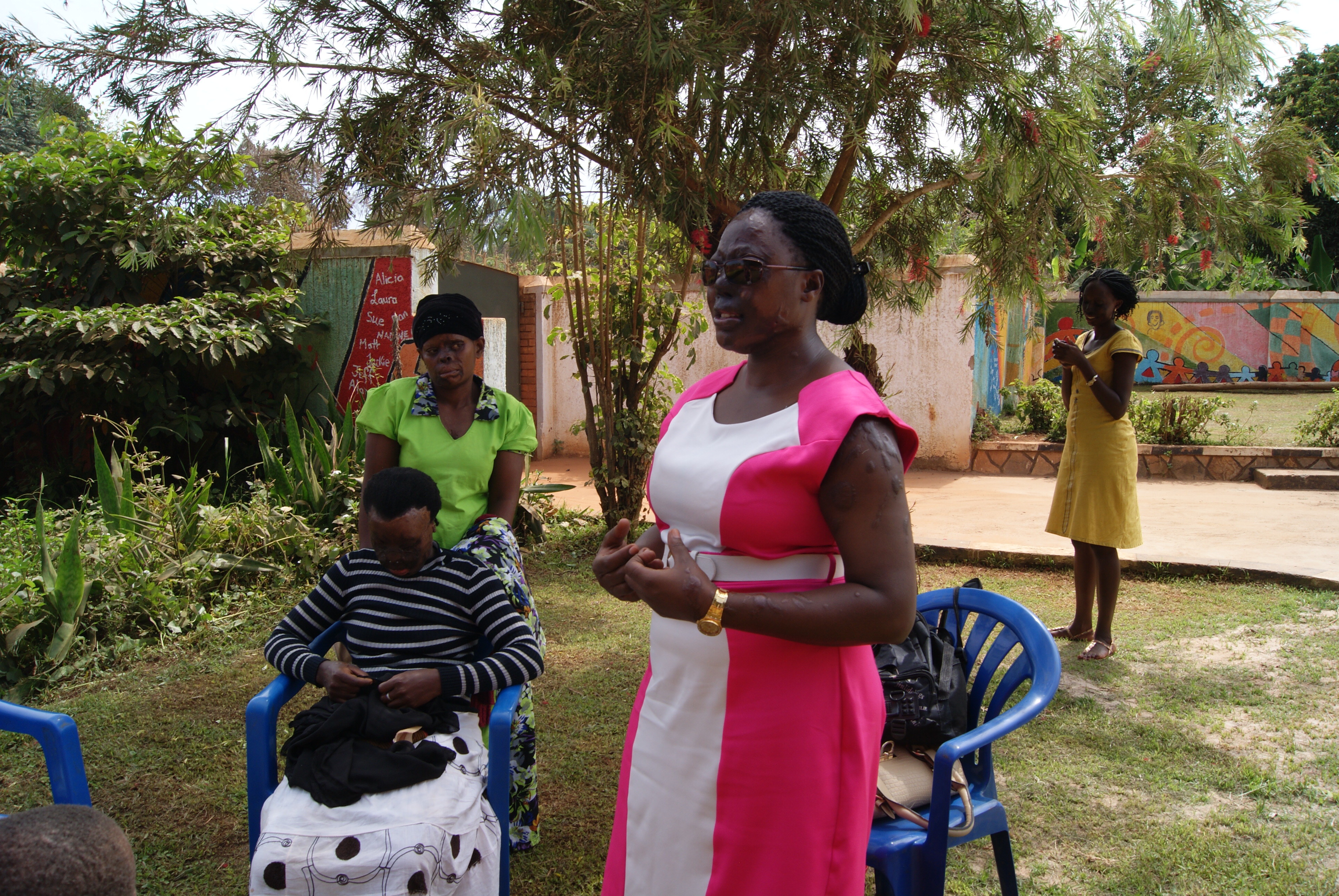 Hanifa speaking to CERESAV members.JPG